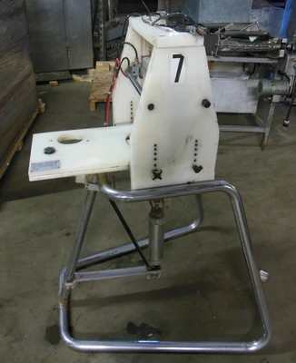8-0134 Food Tools Inc. Round Cake and Pie Cutting Machine CS-4