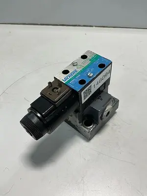 USED VICKERS DG4V-3S-2A-M-U-HL7-60-EN490