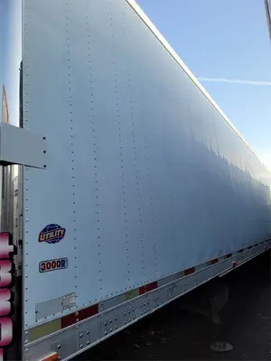 USED 2006 UTILITY 48FT