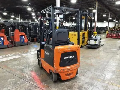 USED 2019 DOOSAN BC15S-5