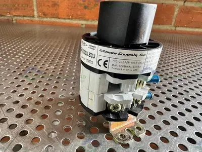 Used ADVANCE CONTROLS CB0320003LE2U 3 POLE, 32/40-AMP ROTARY CAM DISCONNECT SWITCH Electronics & Components California US | Equipment Lab #1453513