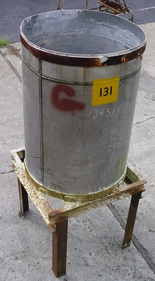 USED 28 INCH DIAMETER X 40 INCH DEEP OPEN TOP TANK