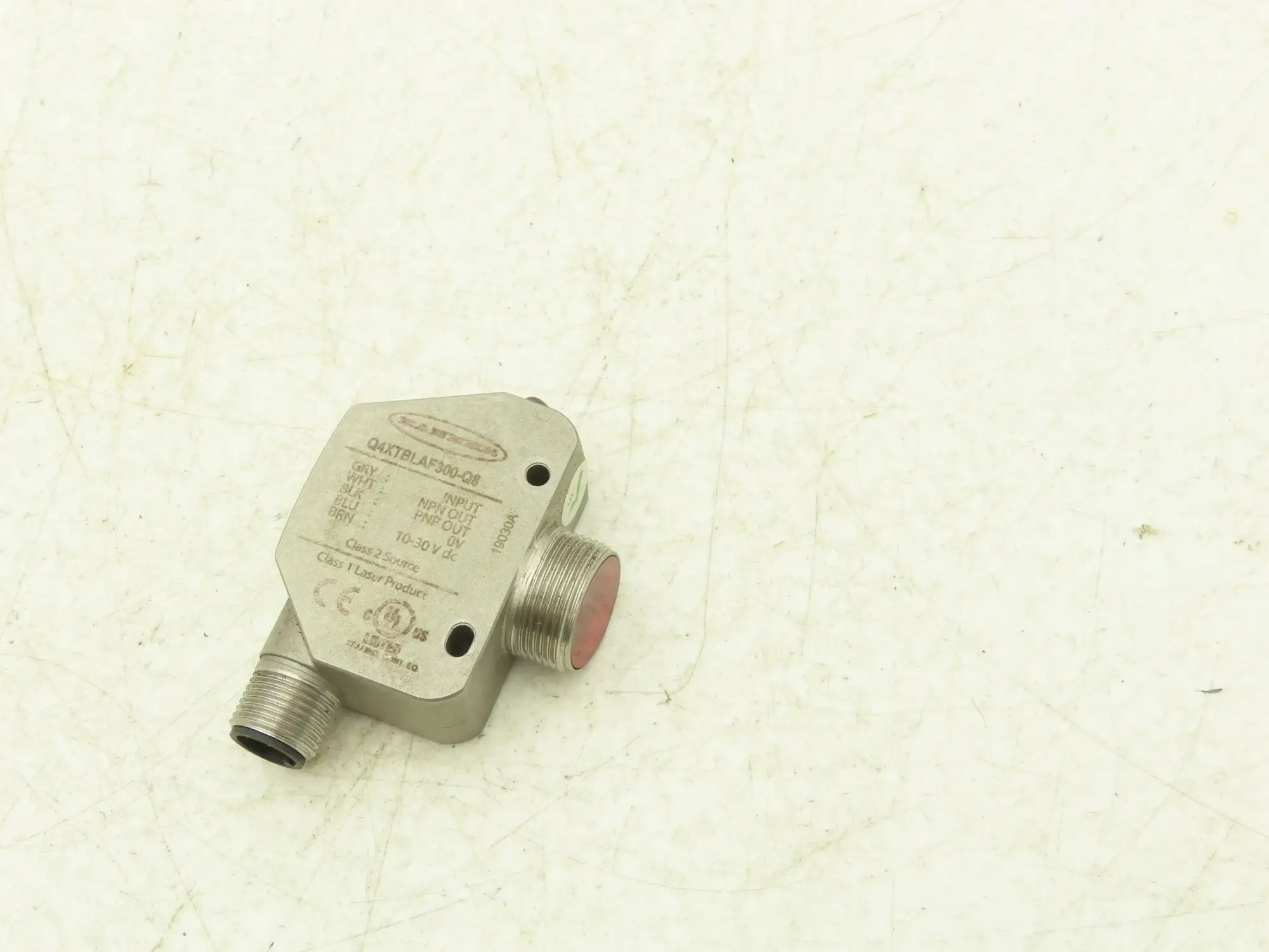 Banner Q4XTBLAF300-Q8 Photoelectric Laser Proximity Sensor 10-30VDC