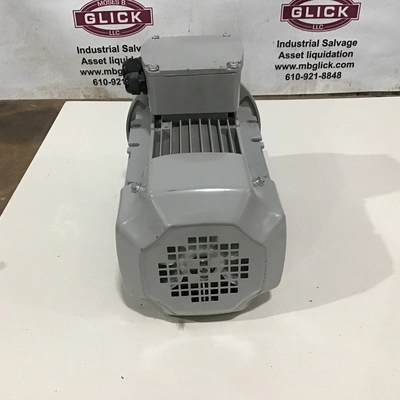 Moll Y3PE-90S4 B5 Three Phase Motor 1″ Keyed Shaft 50/60Hz 230/400V 1420/1704RPM