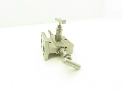 Swagelok SS-V3NBF8-FL-G Stainless 3-Valve Instrument Manifold 1/2" NPT Ball Tip