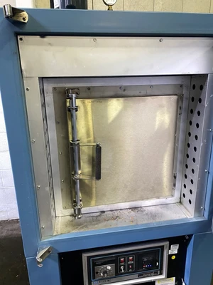 BLUE M VO-19C VACUUM OVEN - 200C