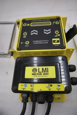 LMI LIQUID METRONICS DC4000-1 / DC40001 (BRAND NEW) STOCK GF-678