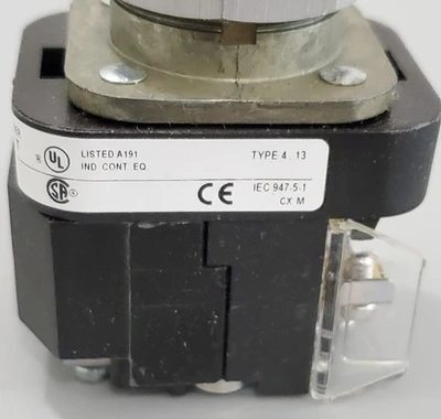 NEW Allen-Bradley 800T-PM26RA4