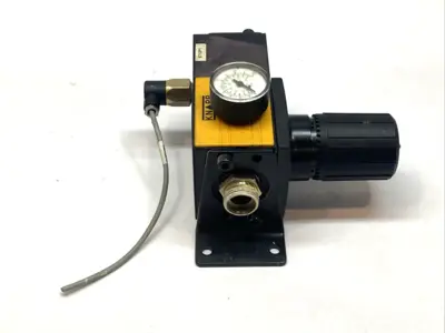 Used Knapp Pneumatic Air Pressure Regulator w/Gauge Wall Mount Bracket Assem Air Pressure Regulators Michigan US | Maverick Industrial Sales #1395593