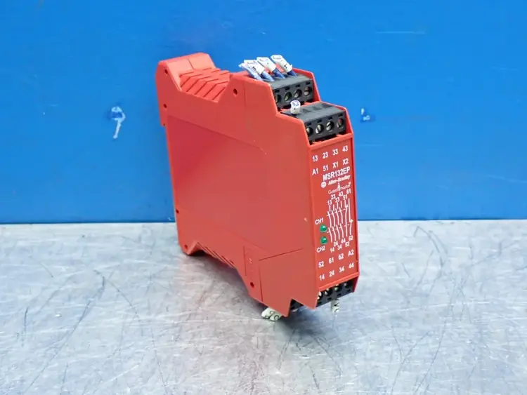 Used ALLEN BRADLEY 440RE23097 Relays & Switches Ohio US | HGR 24 #1150880