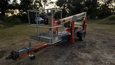 USED 2016 JLG T350
