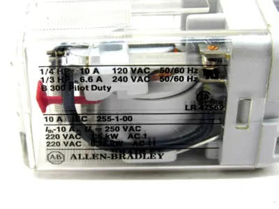 NEW ALLEN BRADLEY 700-HB33A24 RELAYS SER. A 700HB33A24