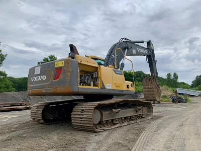 Used 2014 VOLVO EC220DL Crawler Excavators | Abele Tractor #1342873