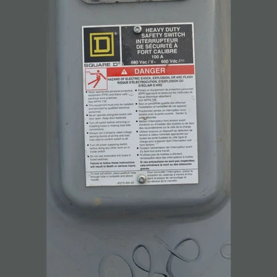 Square D 100 Amp Heavy Duty Safety Switch