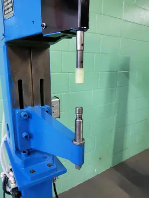 USED NONE CLINCHING MACHINE