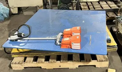 48" x 48" Hydraulic Scissor Lift