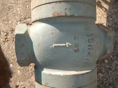 Fisher 1 1/2" 250 Rating, Iron Threaded Control Valve