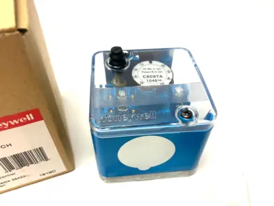 USED HONEYWELL GAS PRESSURE SWITCH FLANGE MOUNT 12-60IN WC
