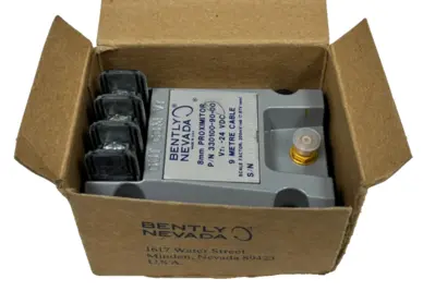 NEW BENTLY NEVADA 330100-90-00 PROXIMITOR SENSOR 8mm 3301009000