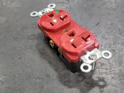 NEW HUBBELL HBL8300HRED