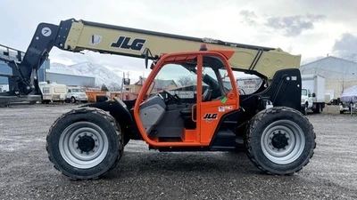 USED 2024 JLG 742