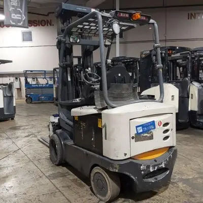 USED 2019 CROWN FC5225-60