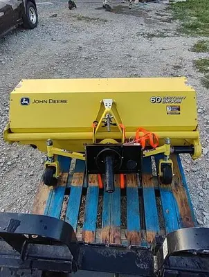 USED JOHN DEERE 1023E