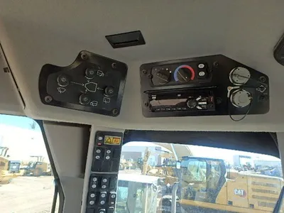 2015 Caterpillar 140M3