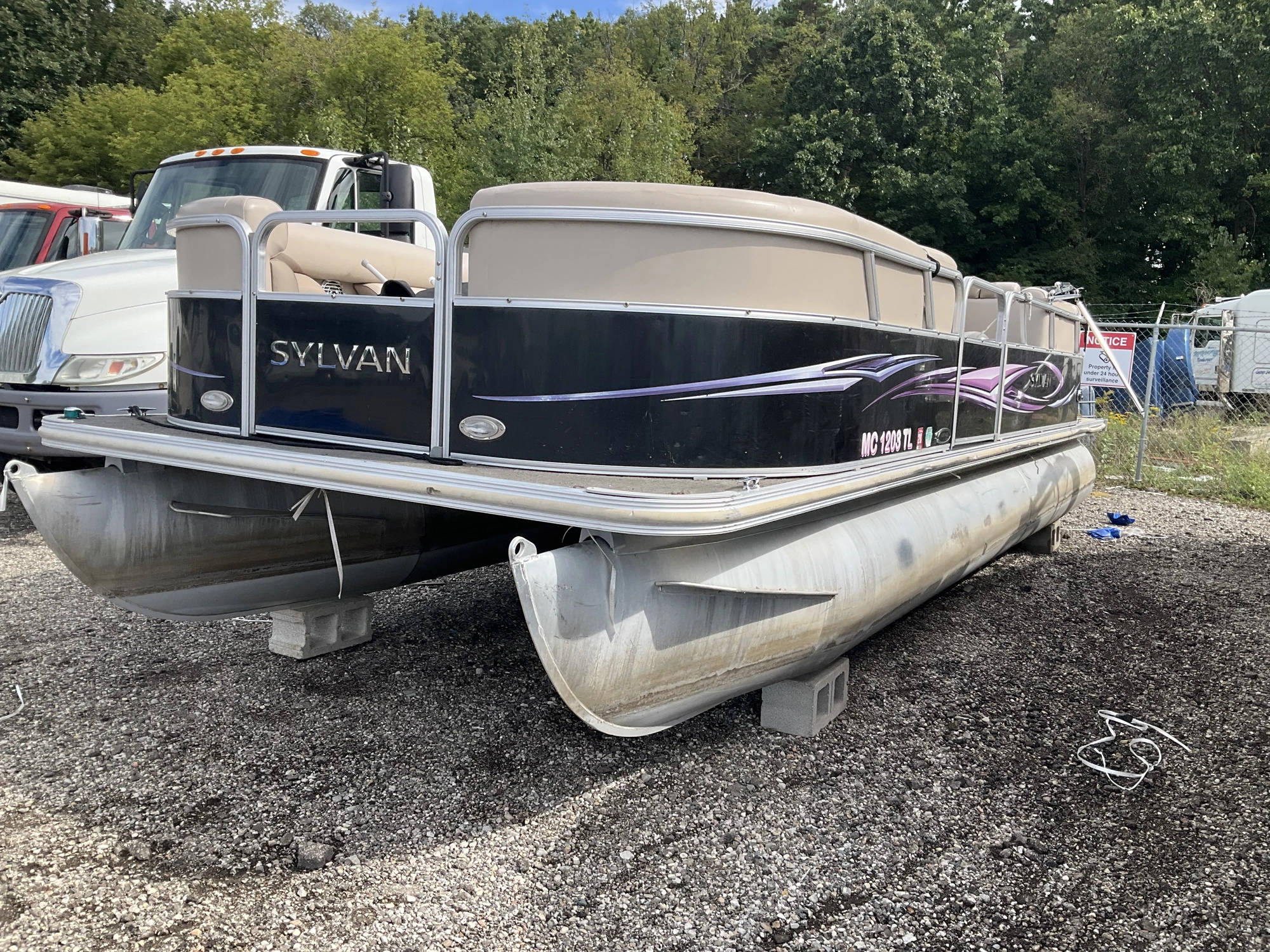 Used 2012 SYLVAN MIRAGE 8522 Boats (Misc) Michigan US | Miedema Asset Management Group #1406903