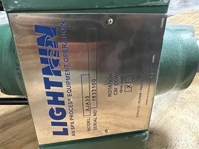 Lightnin' model XJA33 pneumatic propeller agitator
