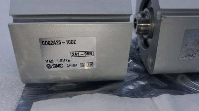 USED SMC CDQ2A25-10DZ