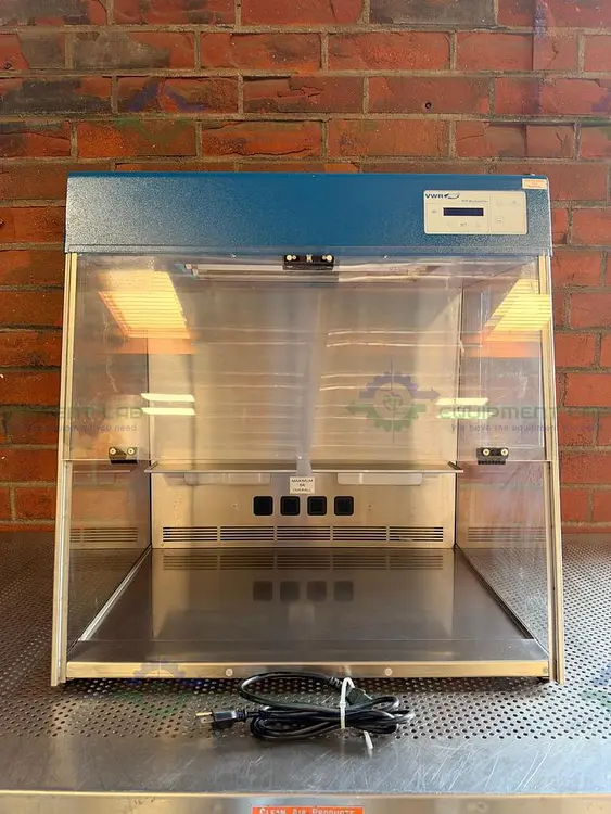 Used VWR 10783-132 PCR WORKSTATION NA VERSION 120V W/ UV LIGHT Fume Hoods California US | Equipment Lab #1482177