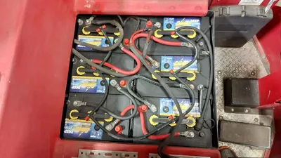 2015 FACTORY CAT 40-C FLOOR SCRUBBERS | Platinum Group (7)