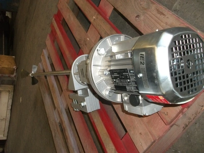 Geared Clamp On Stirrer O.37 Kw
