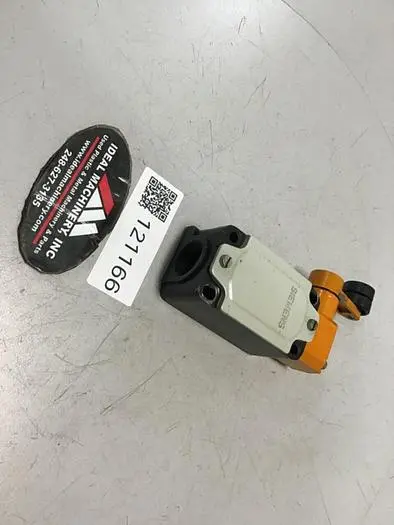 USED SIEMENS 3SE3 120-1GW-Z