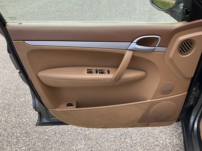 USED 2010 PORSCHE CAYENNE
