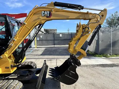 New | in-Stock 2025 CATERPILLAR 305.5E2 CR Crawler Excavators - Mini Florida US | Truck and Van Outlet #1509253