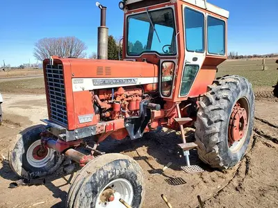 USED 1971 INTERNATIONAL 856