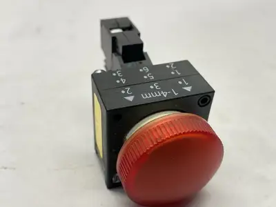 3SU1001-6AA20-0AA0 | Siemens  Panel Indicator Light Red 22mm LOT OF 2 - Used
