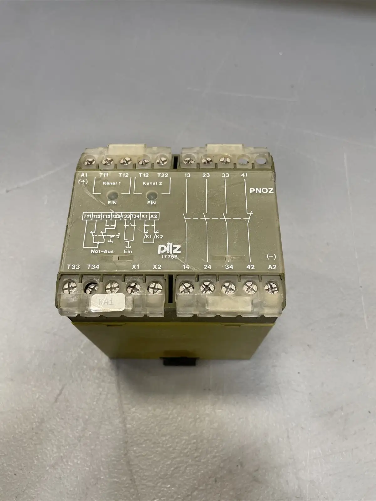 Pilz 17753 PNOZ 24VDC 3S 10 Isolation Safety Relay 2B(BIN4.4.3)