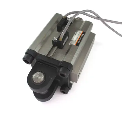 USED SMC CDQ2D50-40DM-A77L