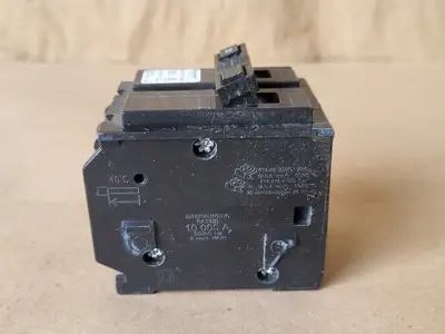 USED SCHNEIDER ELECTRIC CHOM220