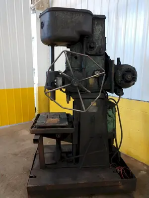 24" DEFIANCE MACHINE WORKS MODEL 200 SINGLE SPINDLE DRILL: STOCK #13426