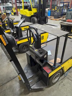 24 VOLT EZ-GO MODEL XI-640 TEXTRON CHASER/TUGGER CART #45: YOBRO #24641