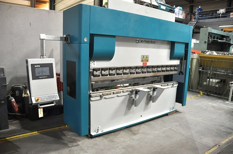 Used ADIRA PM 135 TON X 3100 MM CNC Press Brakes | Apt International N.V #373070