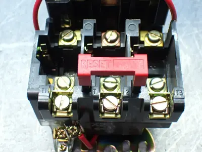 NEW SQUARE D 8536 SA012V02
