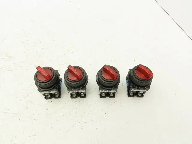 Fuji Electric Red Illuminated 2-Position Switch 30mm 600V 10A 30v Bulb Lot of 4