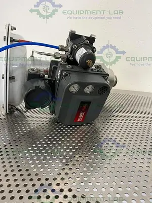 USED FISHER BAUMANN 84161SA SANITARY CONTROL VALVE CV17 W/ FISHER VALVE POSITIONER