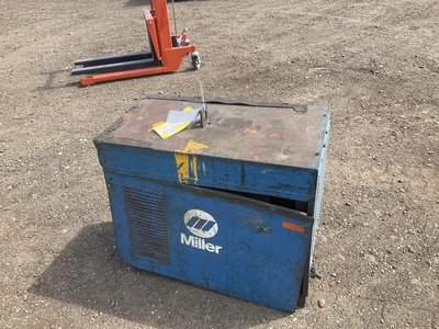 Miller CP-300 constant voltage DC arc welding power source, no leads or power wires, side panel is n...