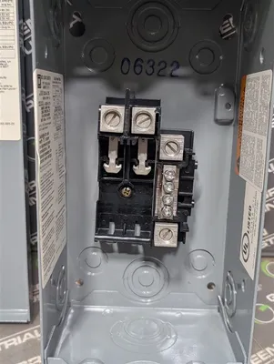 Square D QO2-4L70S Circuit Breaker Main Lug Load Center 70A 240VAC max. New NIB